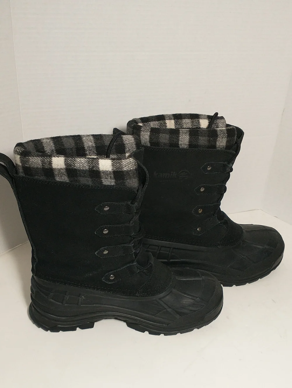 LIKE NEW Kamik Women's Calgary Snow Boot, Size 9, Black And White Buffalo Check